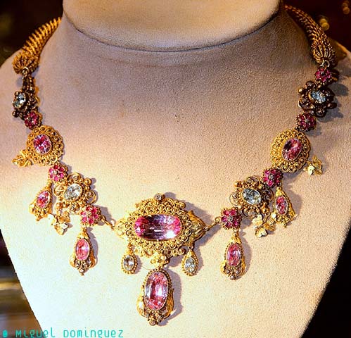 NYC Culture/Style: AVENUE Antiques Art & Design: Jewelry