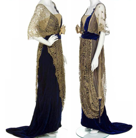 Vestido azul de veludo com tecido leve, moda em 1912 período eduardiano