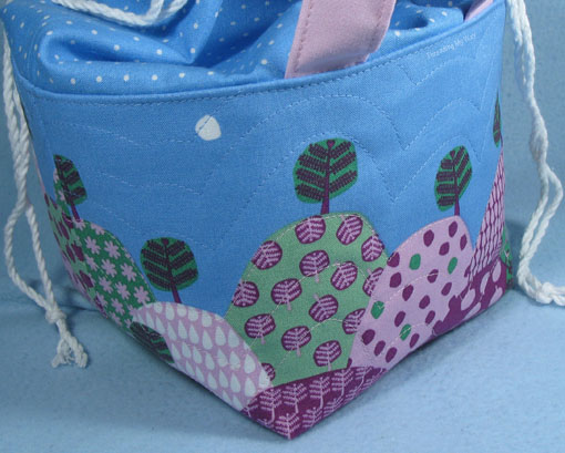 Threading My Way: Fabric Baskets for the Girls...