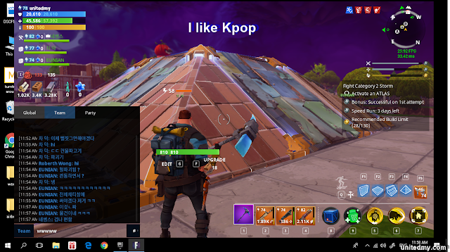 Korean playing fortnite