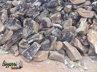 Pedra para base de construção com pedra moledo.