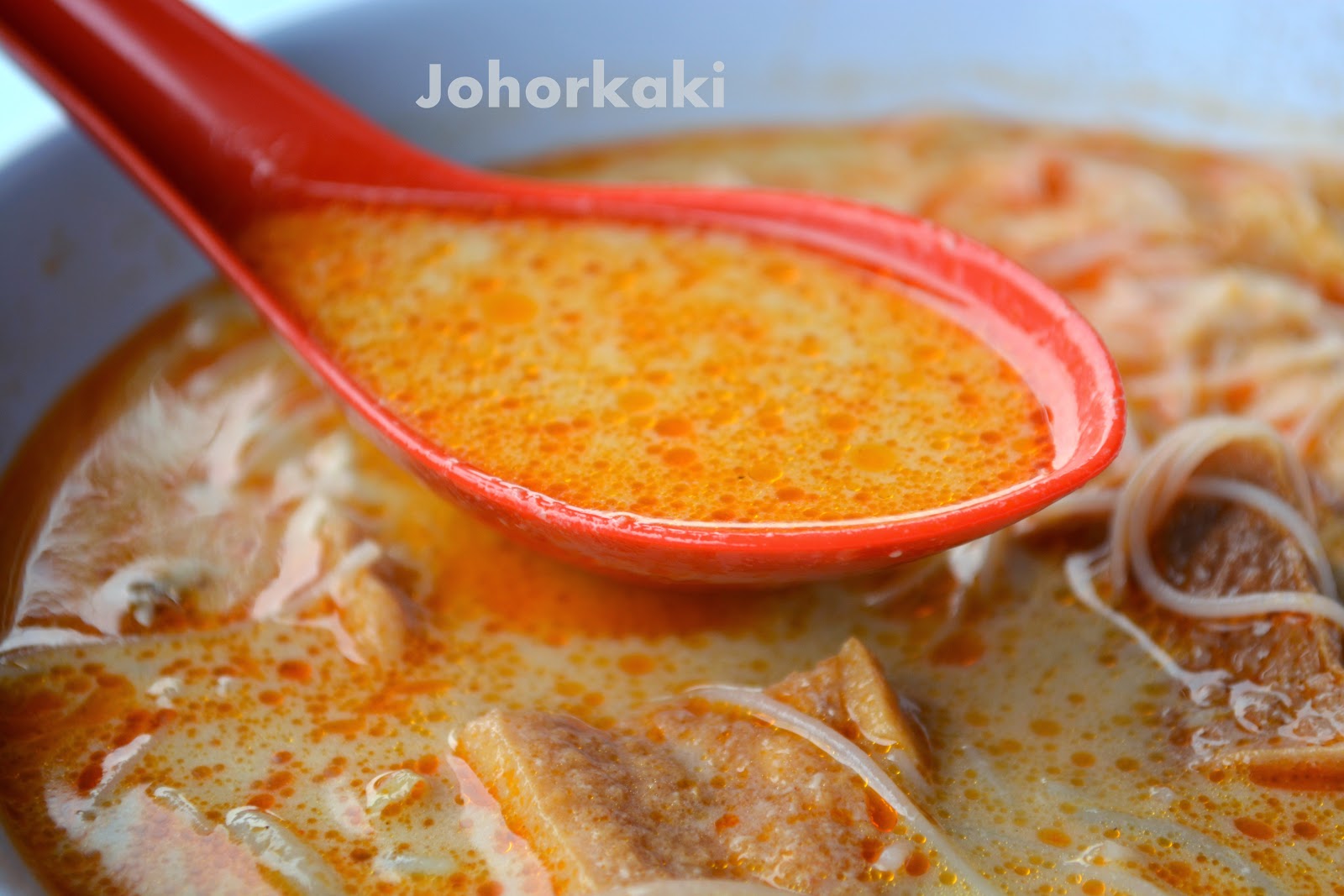 A Curry Laksa Story from Johor Cathay Laksa Tony Johor Kaki Travels