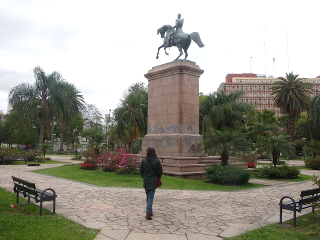 historias con pueblos: PLAZA 25 DE MAYO RESISTENCIA CHACO