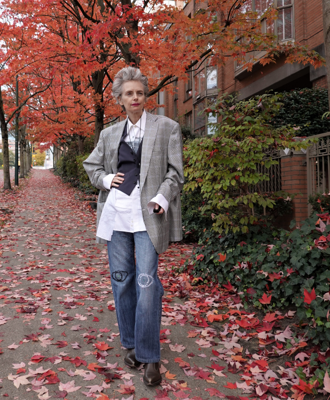 Mel Kobayashi, men's oversized suit jacket, Bag and a Beret, autumn leaves