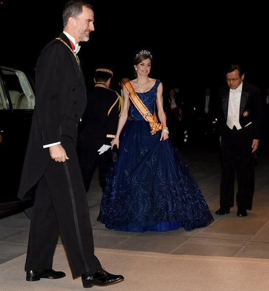 King Felipe VI and Queen Letizia attend the state banquet hosted by Japanese Emperor Akihito and Empress Michiko at the Imperial Palace. Letiza wore a navy blue gown and diamond tiara