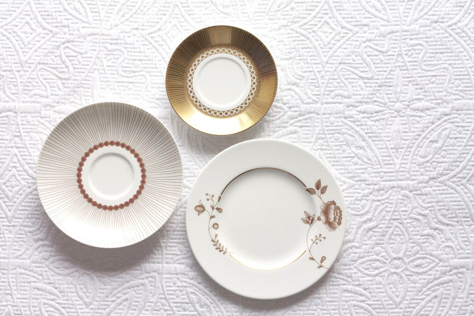 Style by Red DIY SIMPLE ELEGANT WALL DECOR