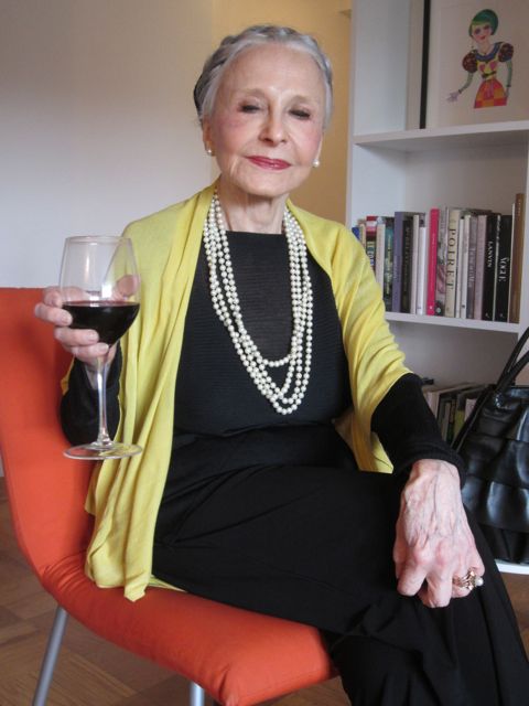 Elegant Joyce Carpati.