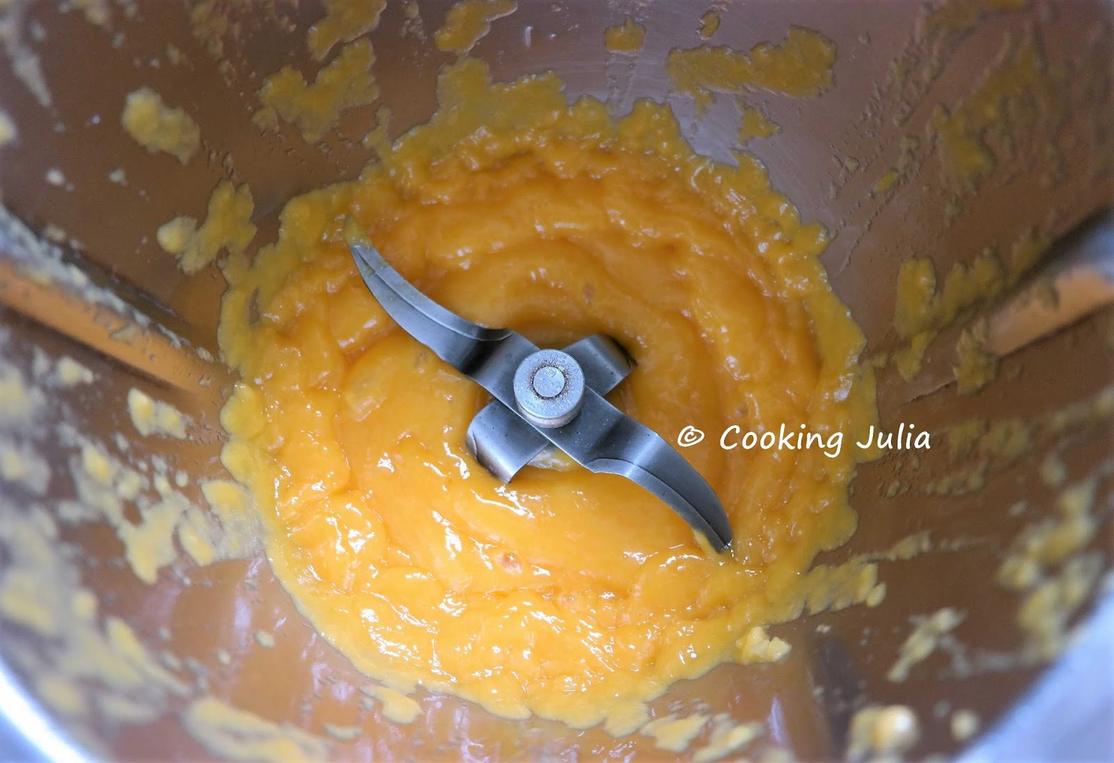 COOKING JULIA : COULIS DE MANGUE