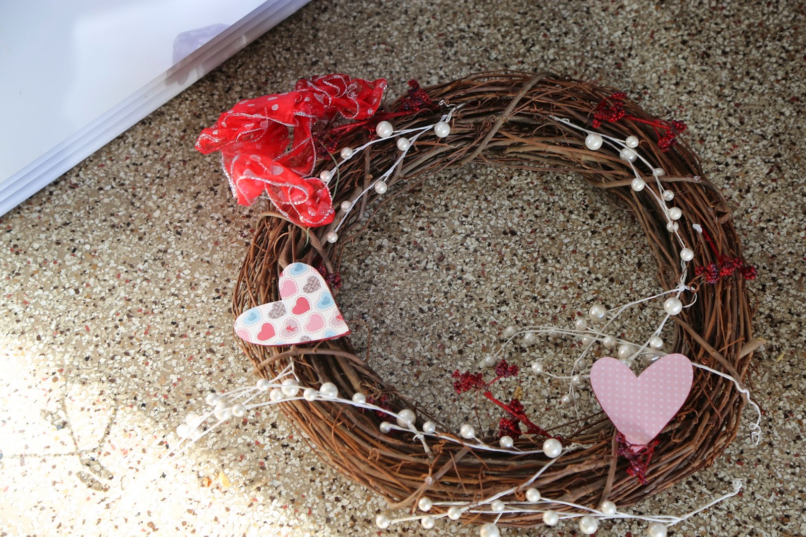 Diy Burlap And Grapevine Wreath For Valentine S Day Making Life