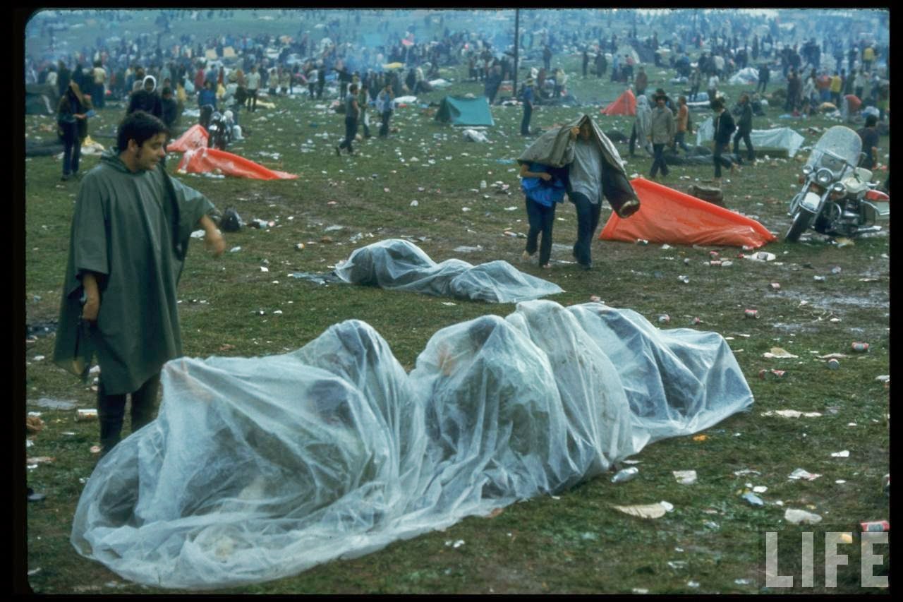 40 Rare and Incredible Color Photographs That Capture Scenes of the Woodstock Music & Art Fair
