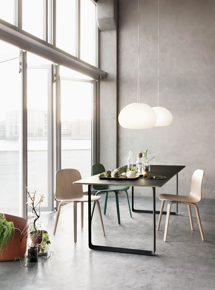 vaulted-ceiling-dining-room