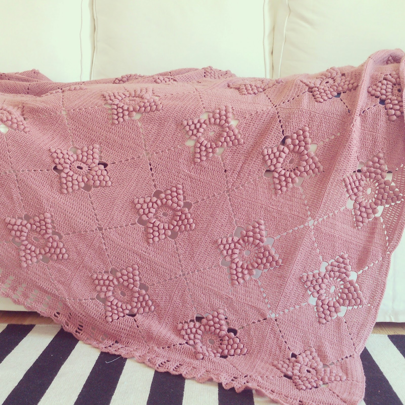 ByHaafner, vintage crochet blanket, pastel, pink, popcorn stitch