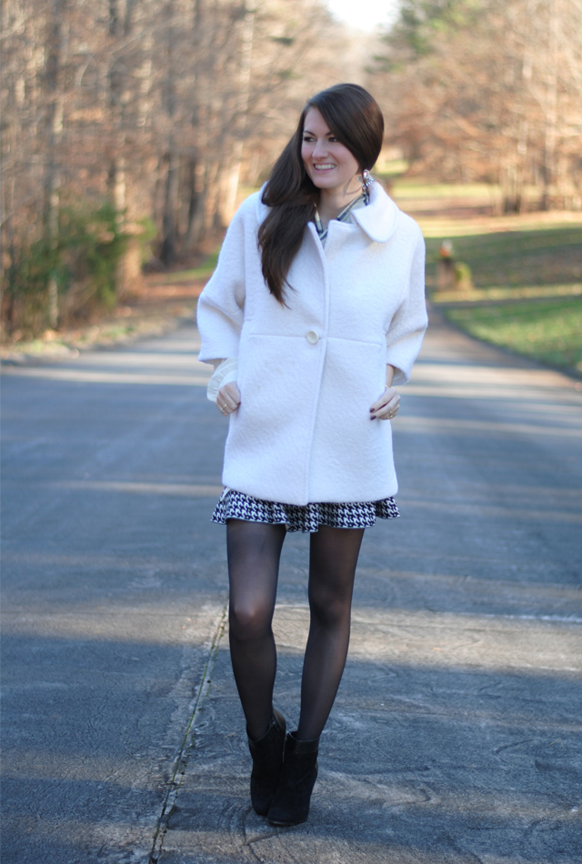 Southern Curls & Pearls: Winter White + Houndstooth