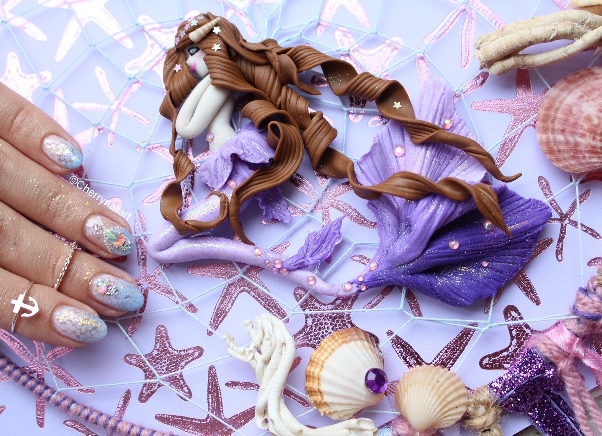 nail-art-écailles-sirène-mermaid-strass-dégradé-pastel