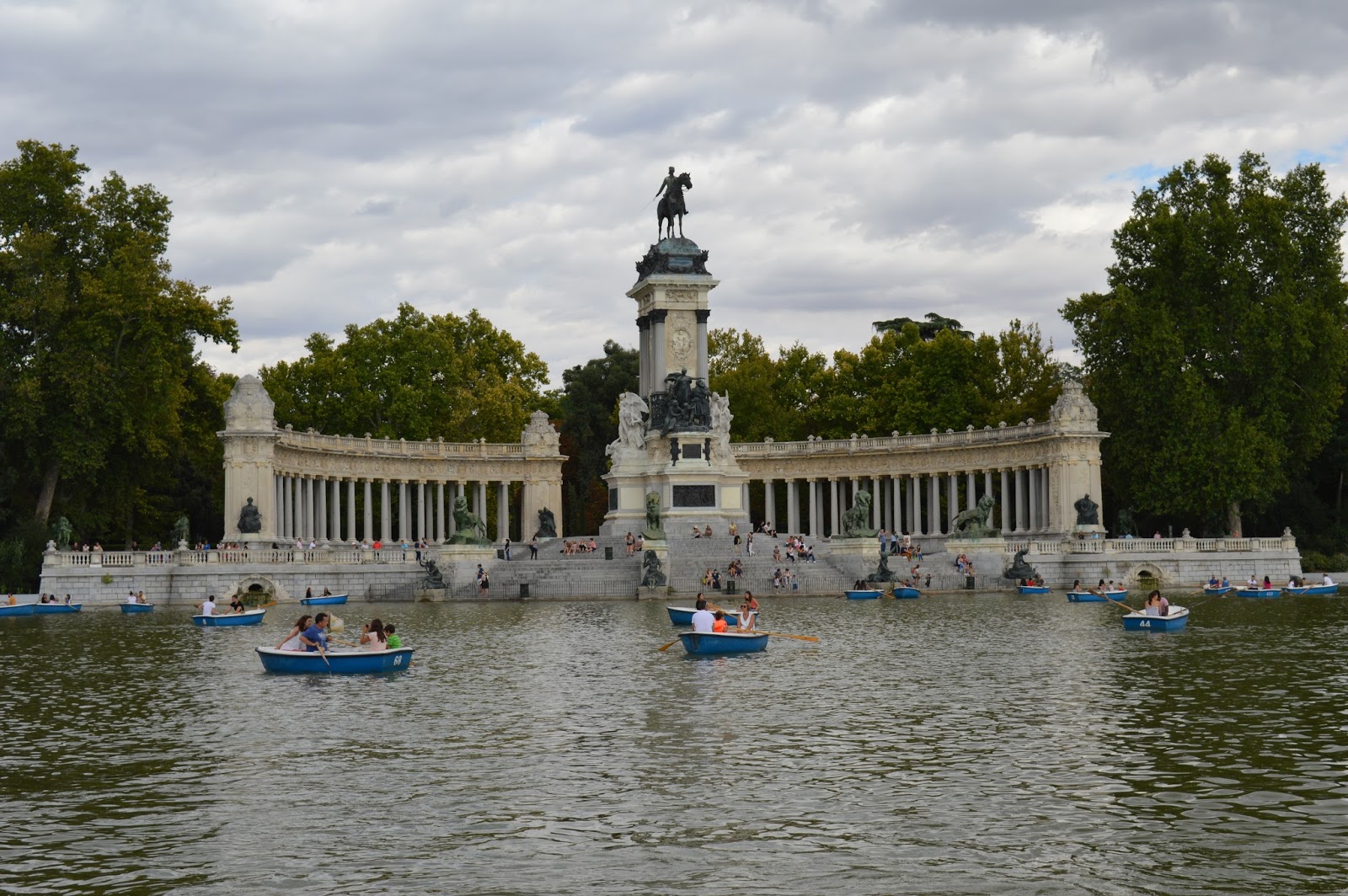Nécessaire na Mala Madri em 48 horas Como conhecer os principais