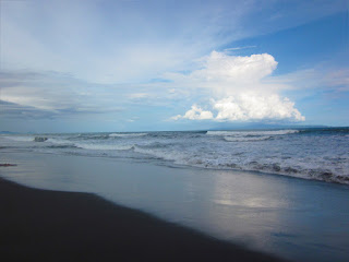 Tempat Wisata Pantai Lembeng Gianyar Bali