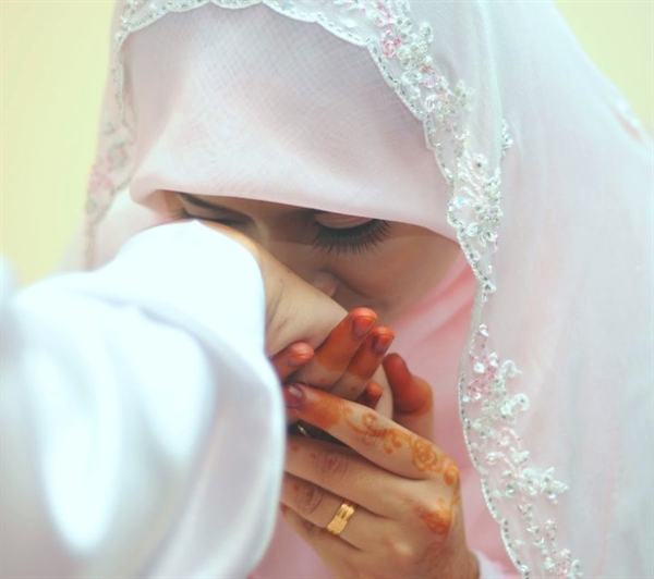 Muslimah, Beginilah Cara Sederhana Bersyukur Kepada Suami Muslimah, Beginilah Cara Sederhana Bersyukur Kepada Suami