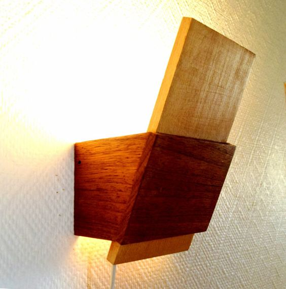 Lámparas de pared hechas de madera