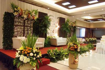 10+ Contoh Dekorasi Pernikahan Di Gedung Terbaik Simpel Dan Elegan