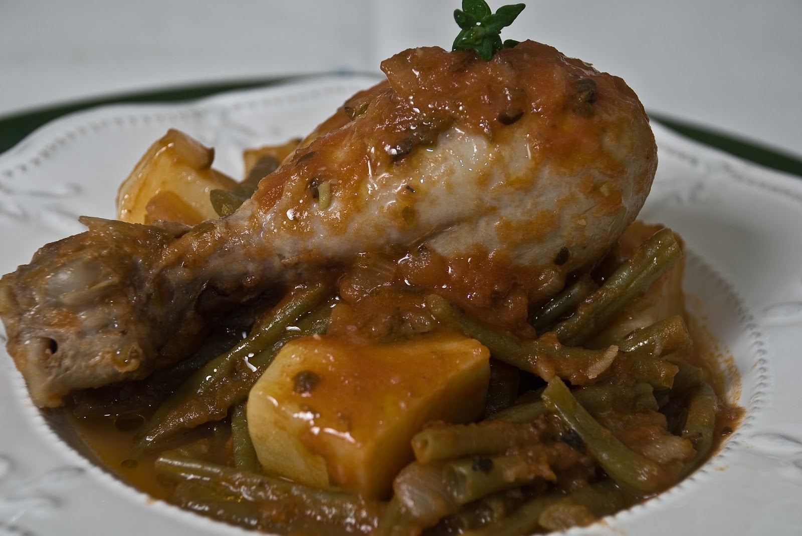 Muslos de pollo con judías verdes Sabroso y Gustoso