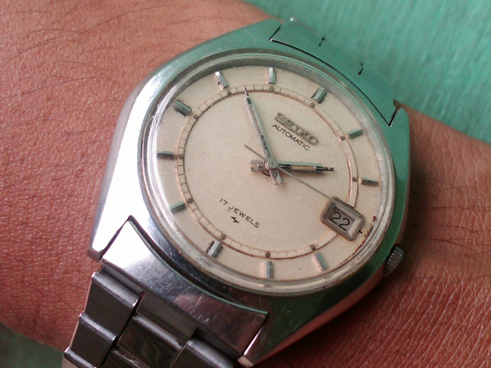 jam mbiyen ku lawas vintage VINTAGE SEIKO AUTOMATIC 7025 8010 PIE