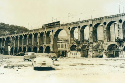 imagem antiga dos arcos da lapa no rio de janeiro