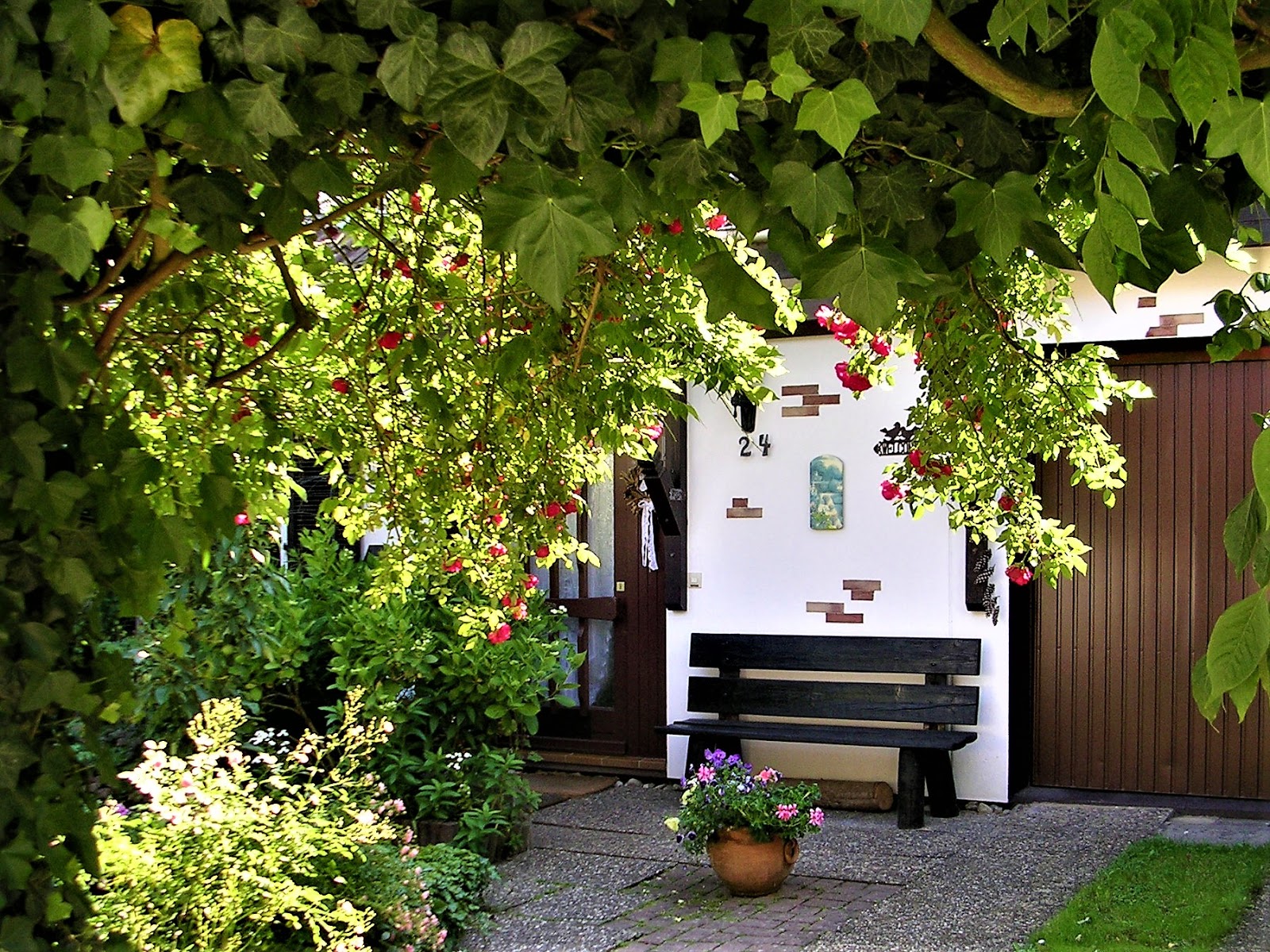Heidis grüne Ecke: Vorher-Nachher unser Vorgarten im Wandel V