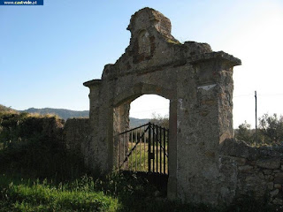 OGIVAL DOORS / Portas Ogivais, Castelo de Vide, Portugal