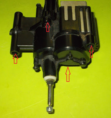 Nikko Evolution 1/14: motor and transmission disassembled