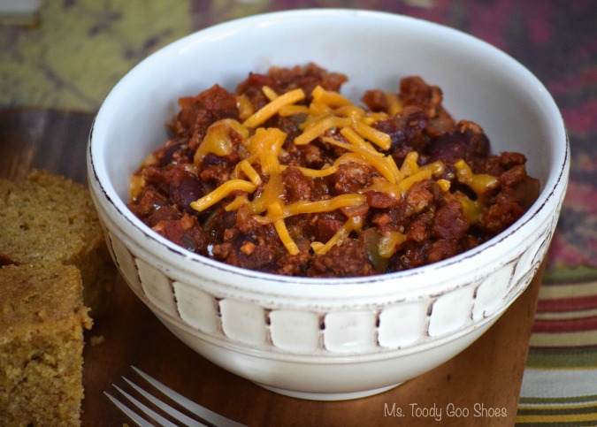 Turkey Chili that's healthy and easy to make. Perfect for a chilly day, game-day, or when you need comfort food! | Ms. Toody Goo Shoes