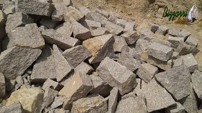 Pedra rachão para escada de pedra de granito com corte manual.