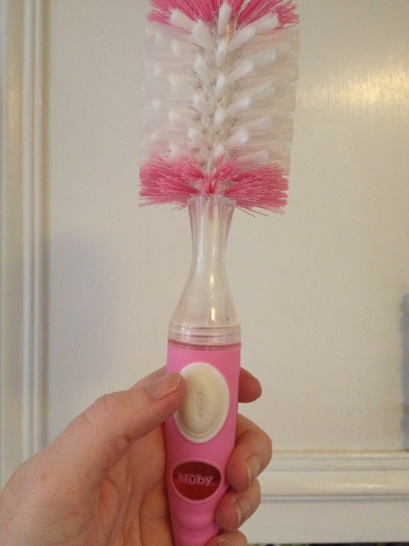 Cummins Life: Nuby Easy Clean Soap Dispensing Bottle Brush Review