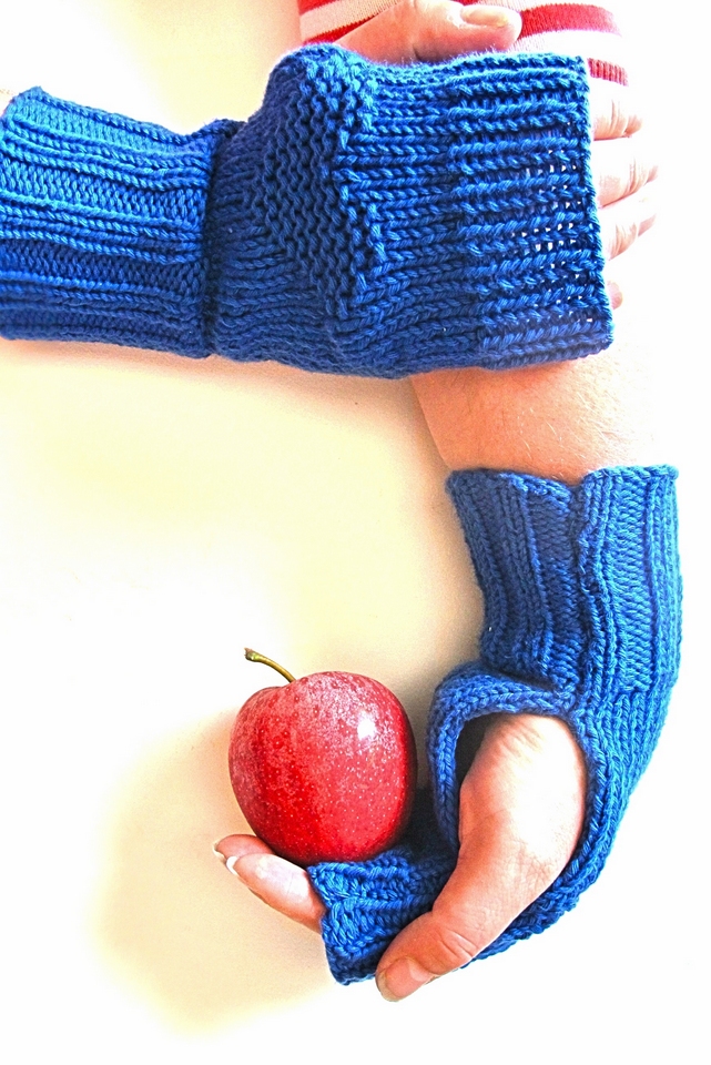 DIY gebreide vingerloze wanten met hartjes / knitted fingerless gloves with hearts