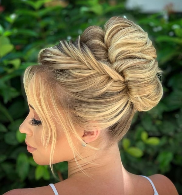 Penteado de festa 2019: 10 penteados para formandas e madrinhas de  casamento - Madrinhas de Casamento