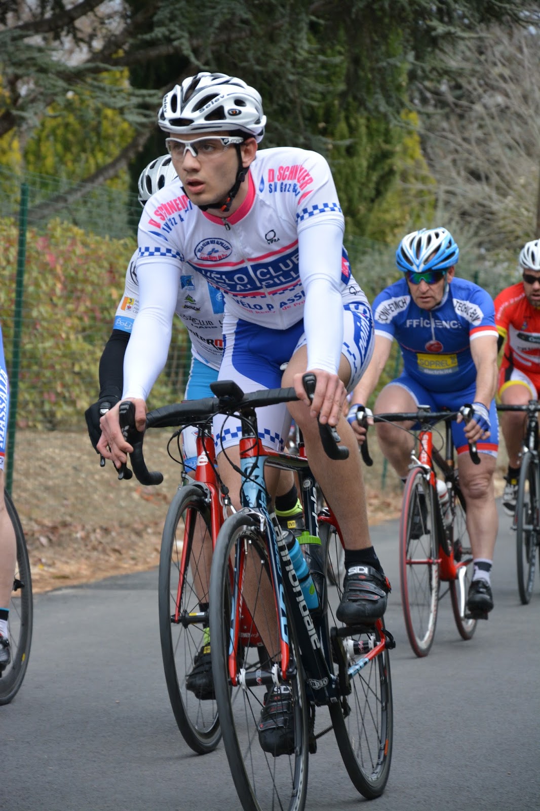 VELO CLUB DES ALPILLES COURSE UFOLEP DE SAINTRÉMY DE PROVENCE DU 13