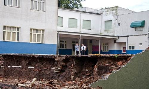 Collapsed school in San Fernando, Buenos Aires Buenos_Aires_flooding