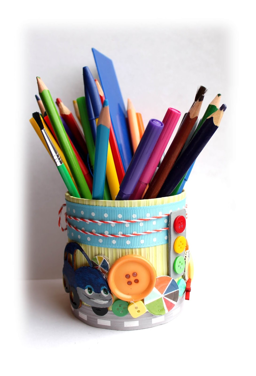 карандашница своими руками. канадашница своими руками. подставка для карандашей из втулок. декор стаканчика для карандашей. карандашница своими руками из подручных материалов.