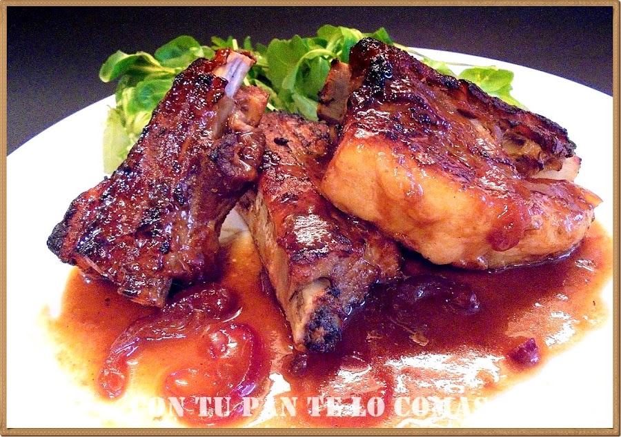 Costillas con salsa de ciruelas