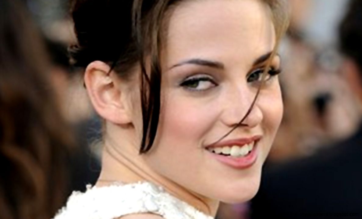 Close up   Kristen Stewart   Twilight Series Photo 15601420   Fanpop