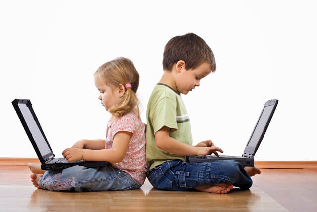 عواقب الحياة الرقمية على الأطفال