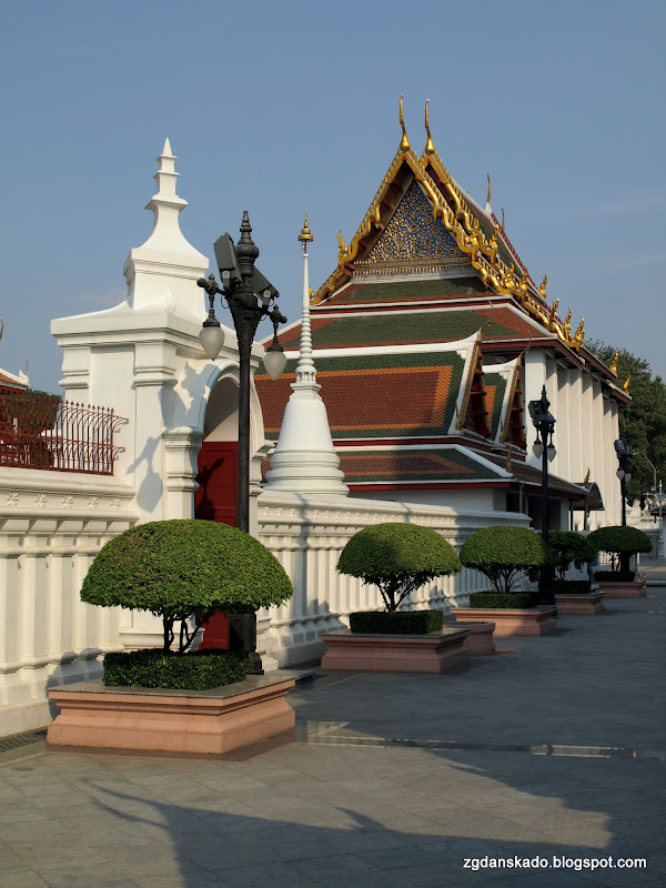 Wat Ratchanatdaram Worawihan (Loha Prasat)