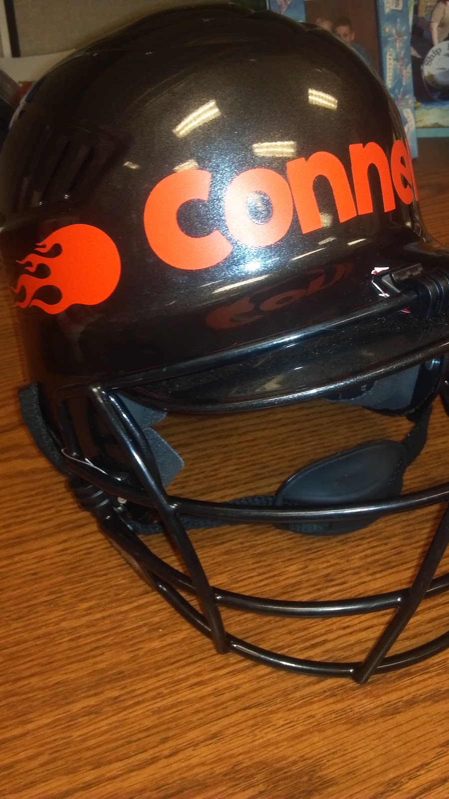 Sew Mani Crafts! Vinyl Baseball Helmet using Cricut