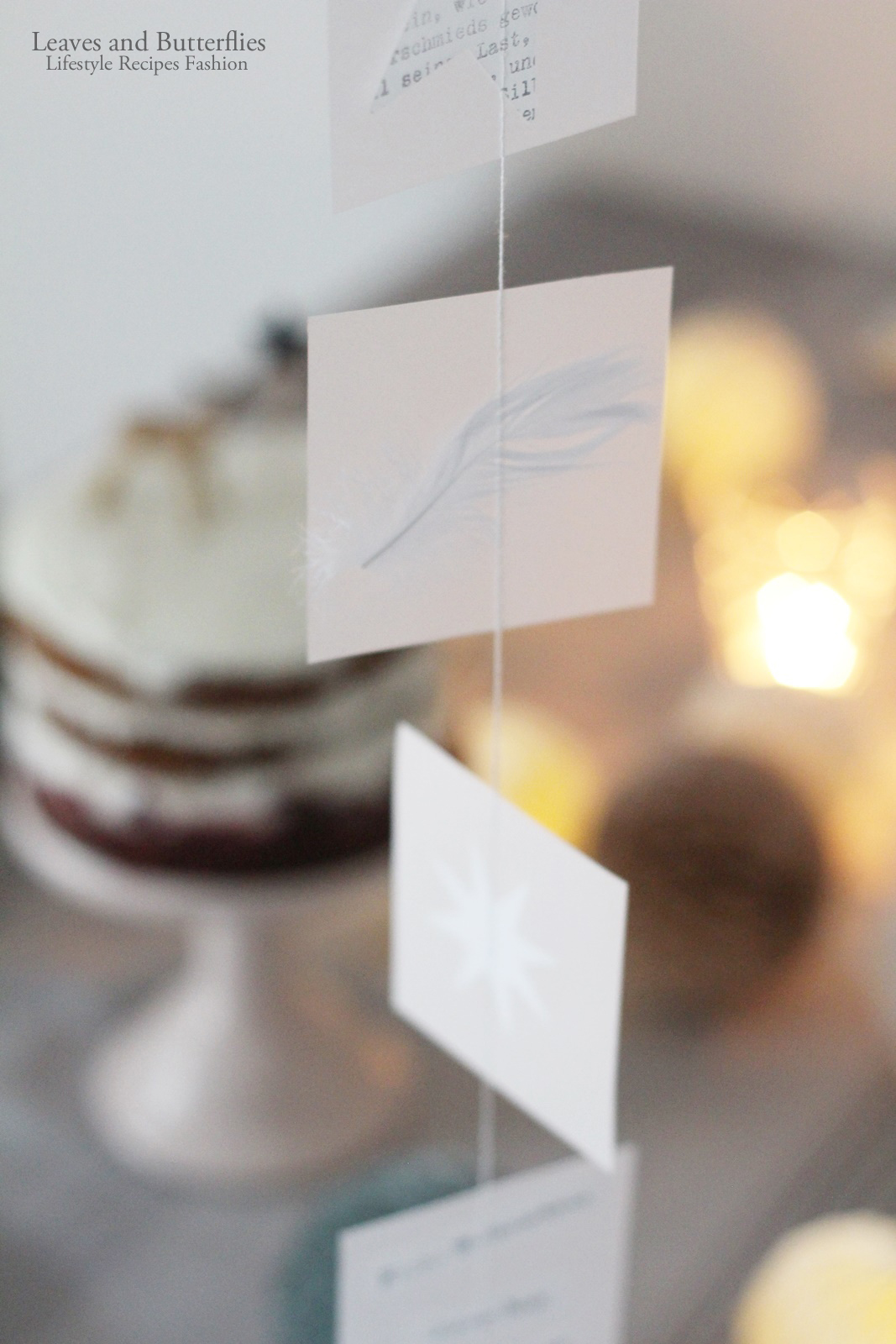 Naked-Torte mit Gewürzkirschen und winterliche Deko