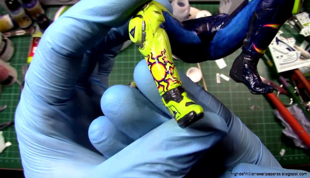 Tamiya 112 Valentino Rossi Figure High Speed Riding  14118