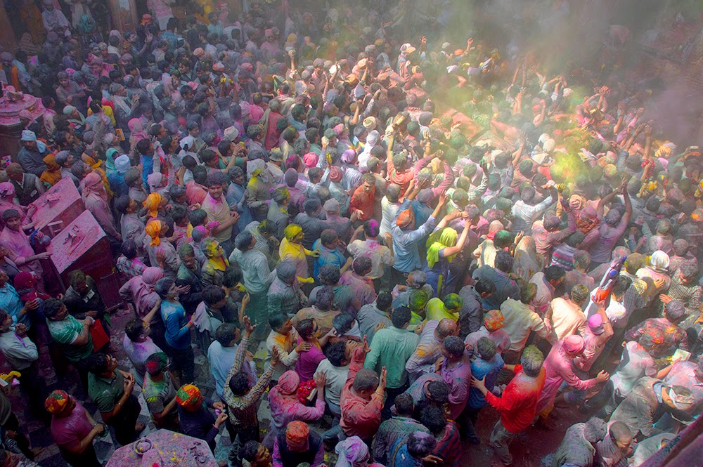 banke bihari temple holi