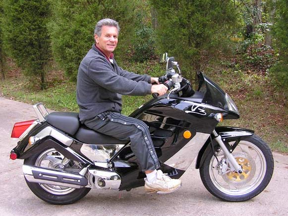 CFMOTO V3 Sport 2006 - полный обзор - основные характеристики, спортивный дизайн и превосходная производительность Мотоцикл CFMOTO V3 Sport 2006 обзор