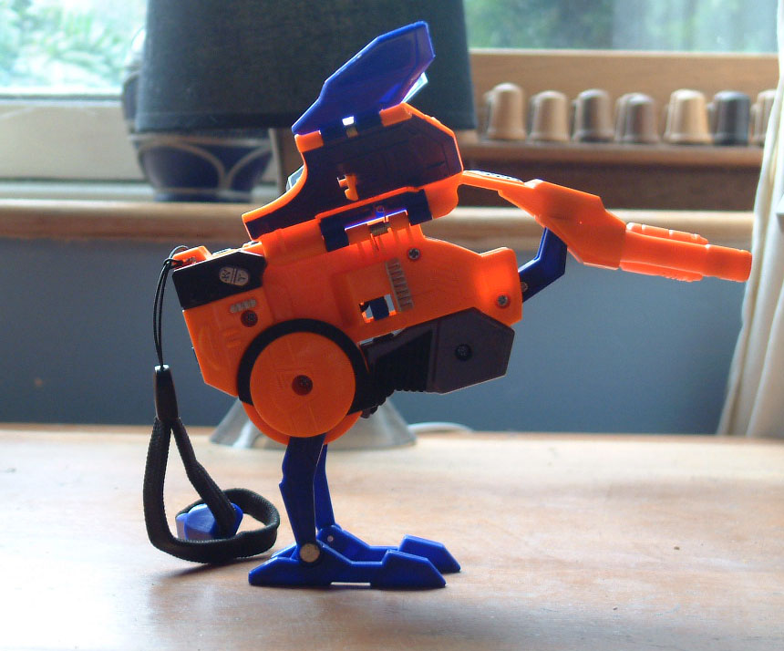 THE TRANSFORMERS ARMADA LASERBEAK