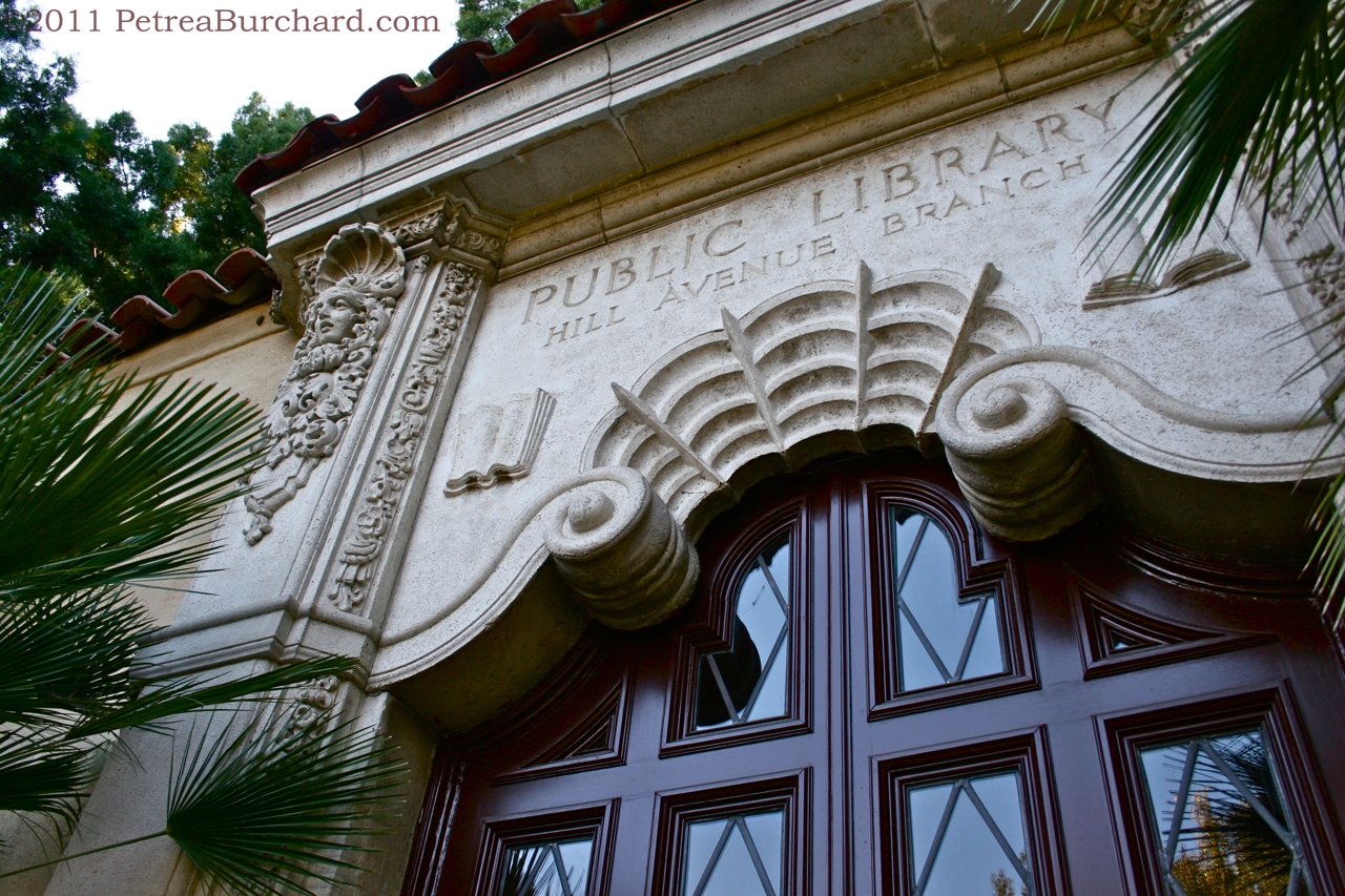 Living Vicuriously, aka Pasadena Daily Photo, has moved. Hill Avenue