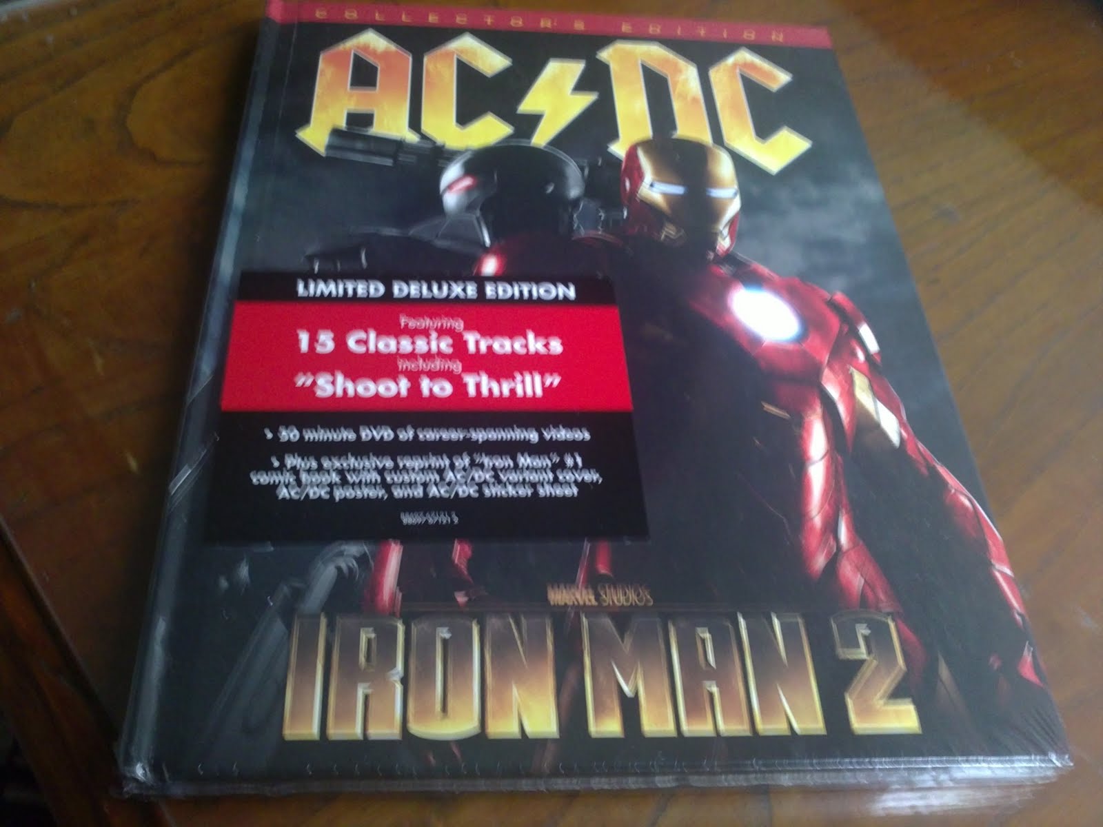 Studio Rocks: AC/DC: IRON MAN 2 Collectors Edition
