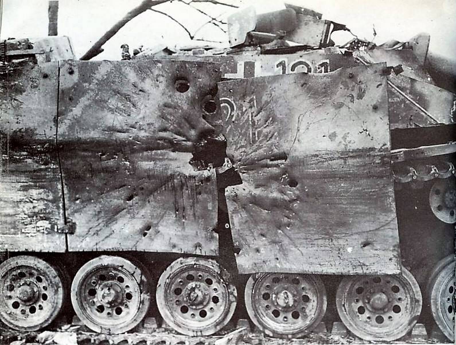 Немецкие танки после. Снаряд 152мм ИСУ 152. Танк после попадания ИСУ 152. Пантера после попадания Су-152. Пантера после попадания ИСУ 152.